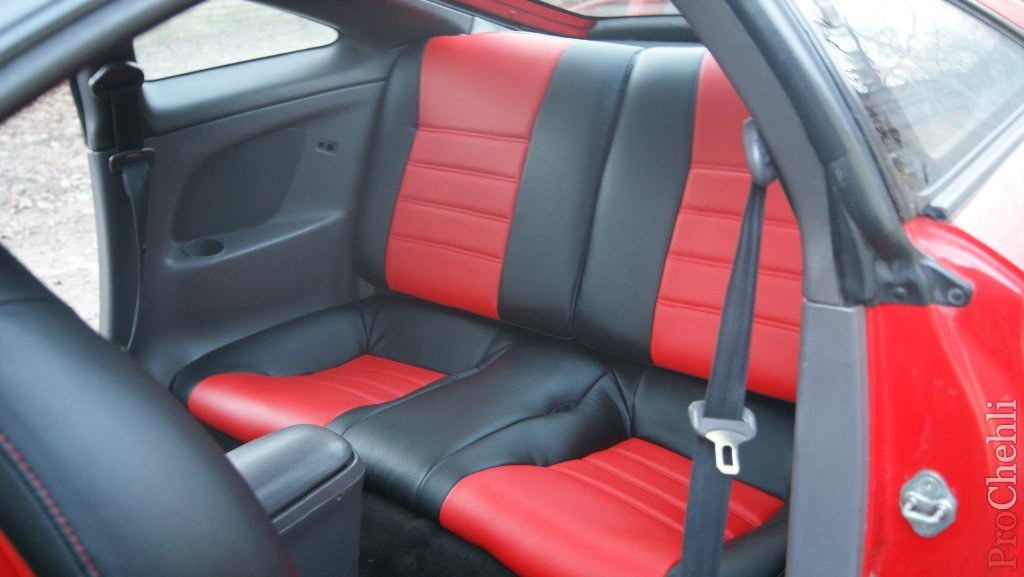 Красно-черные авточехлы для Toyota Сelika №5
