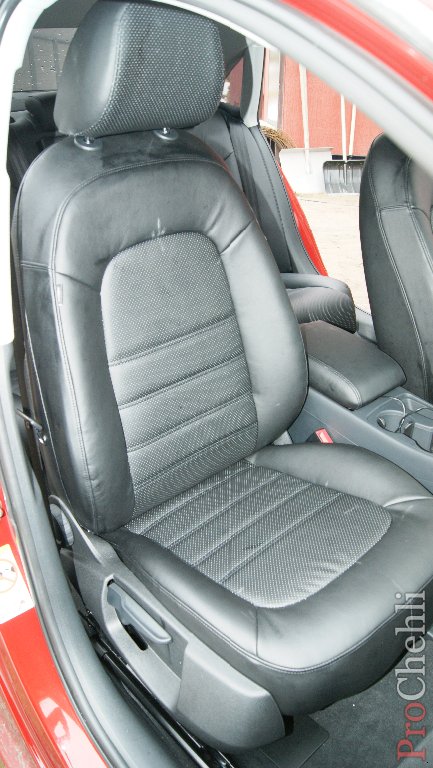 Черные авточехлы для Audi A4 2007 №10