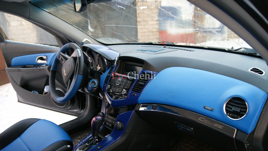 Торпедо и двери Chevrolet Cruze из синей экокожи №5