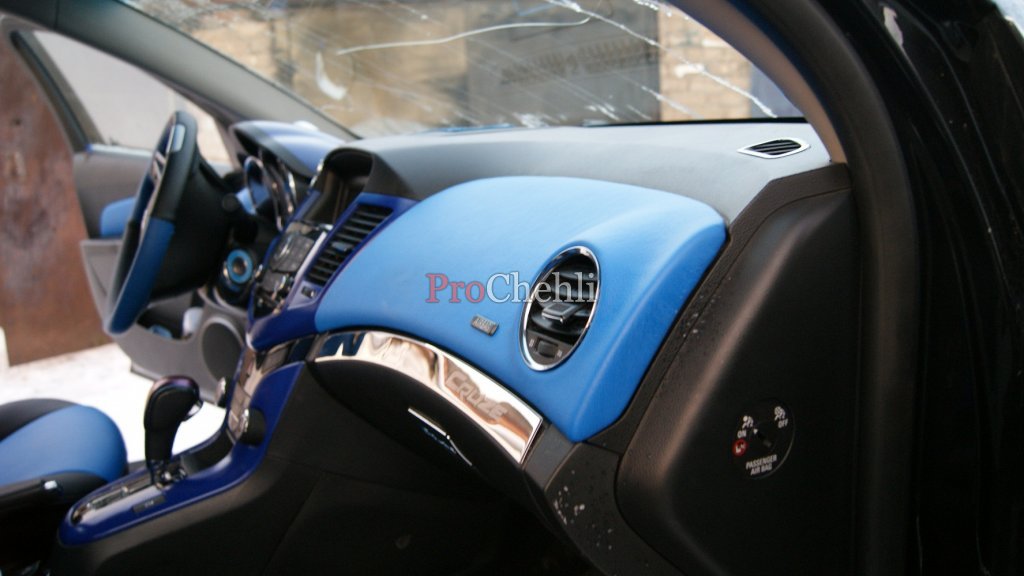 Торпедо и двери Chevrolet Cruze из синей экокожи №6