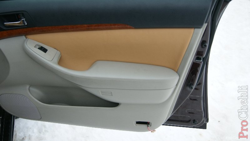 Перетяжка дверей Toyota Avensis №1