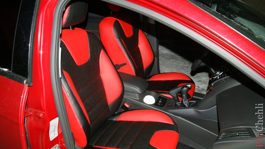 Красно-черные авточехлы для Ford Focus 3 Titanium №4