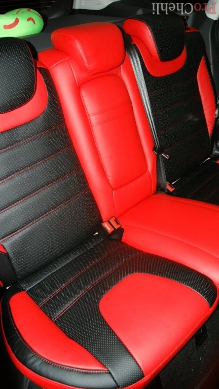 Красно-черные авточехлы для Ford Focus 3 Titanium №6