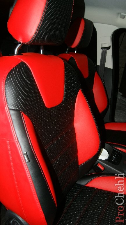Красно-черные авточехлы для Ford Focus 3 Titanium №7