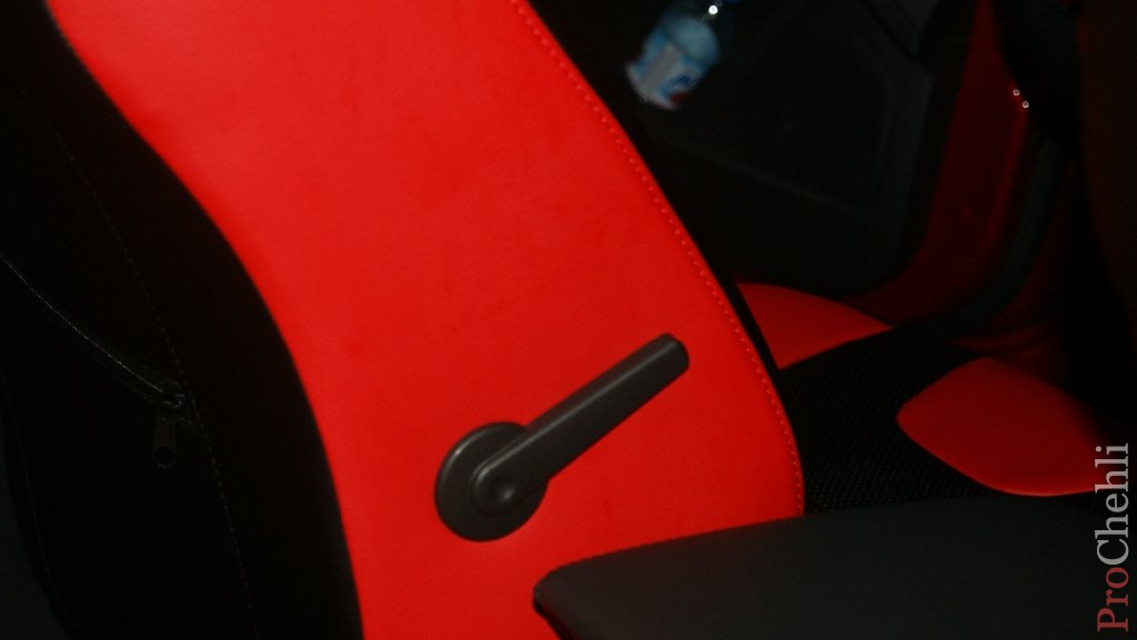 Красно-черные авточехлы для Ford Focus 3 Titanium №9