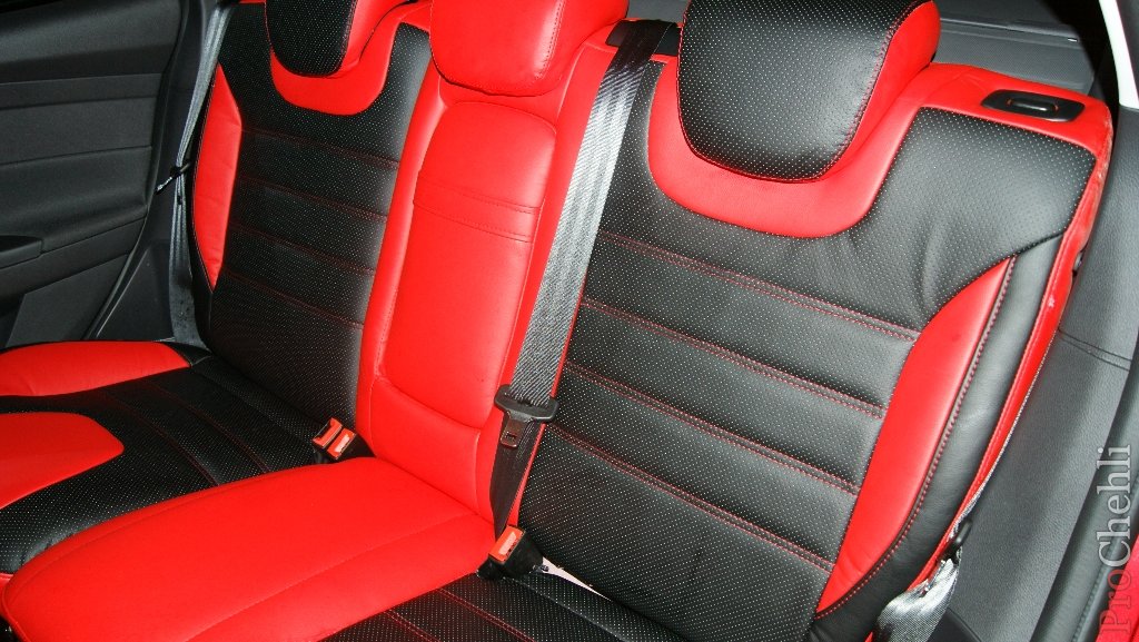 Красно-черные авточехлы для Ford Focus 3 Titanium №11