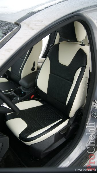 Черно-белые авточехлы для Ford Focus 3 Titanium №2