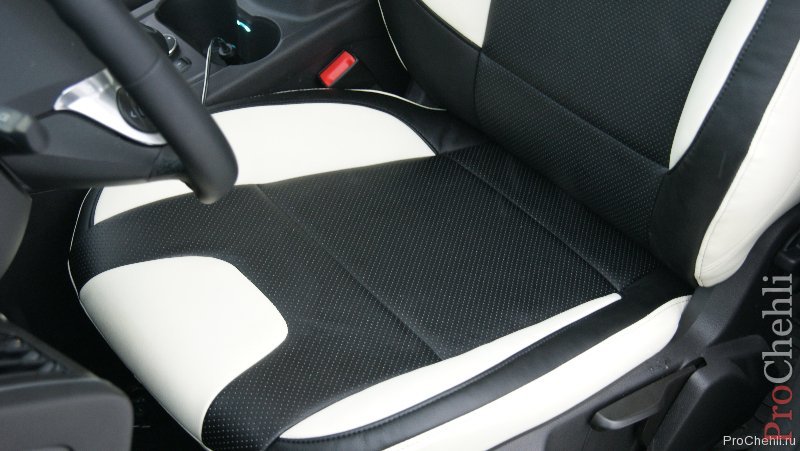 Черно-белые авточехлы для Ford Focus 3 Titanium №3