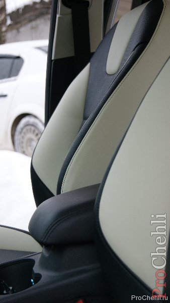 Черно-белые авточехлы для Ford Focus 3 Titanium №5