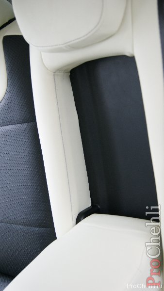 Черно-белые авточехлы для Ford Focus 3 Titanium №10