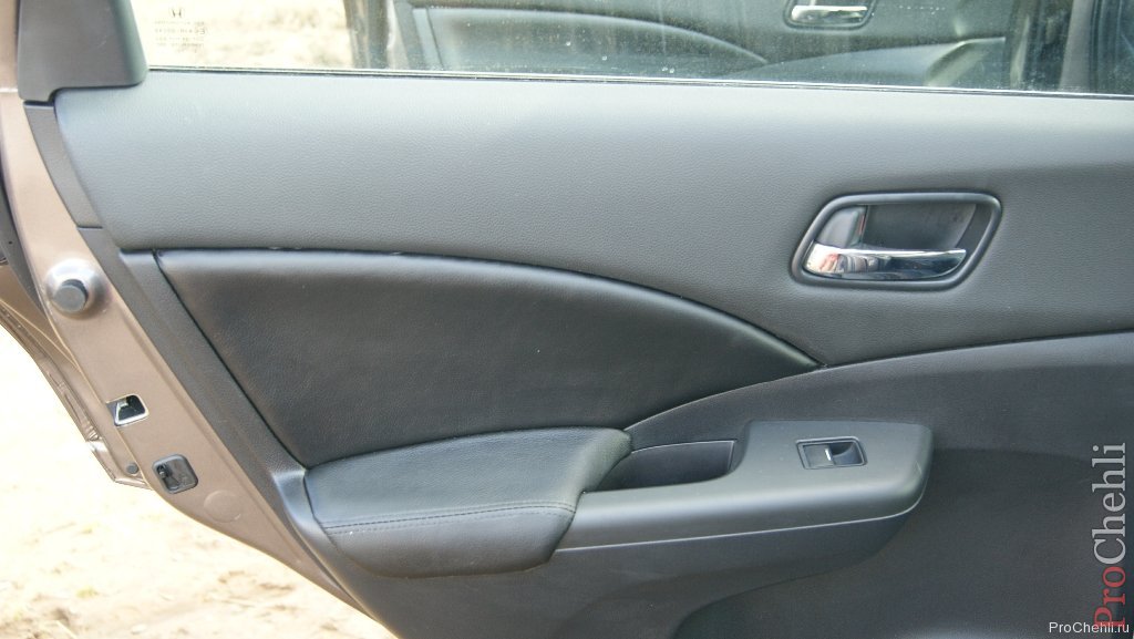 Honda CR-V 2013 - топовые авточехлы, перетяжка дверей №2