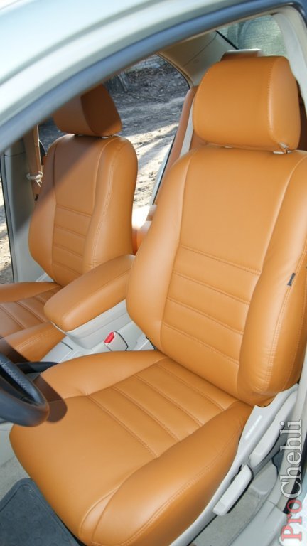 Коричневые чехлы из экокожи для Toyota Avensis №1