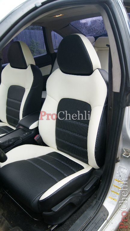 Черно-белые авточехлы для Subaru Legacy с сиденьями 