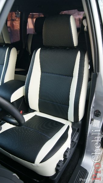 Топовые черно-белые авточехлы для Mitsubishi Pajero 2011 года №6