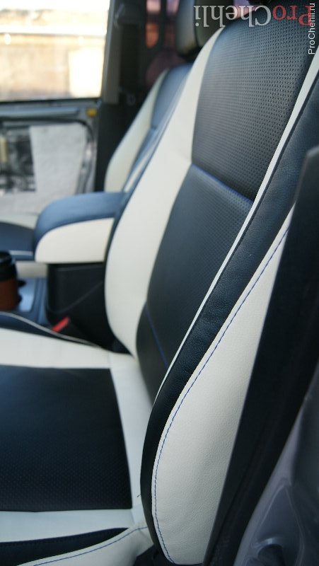 Топовые черно-белые авточехлы для Mitsubishi Pajero 2011 года №8