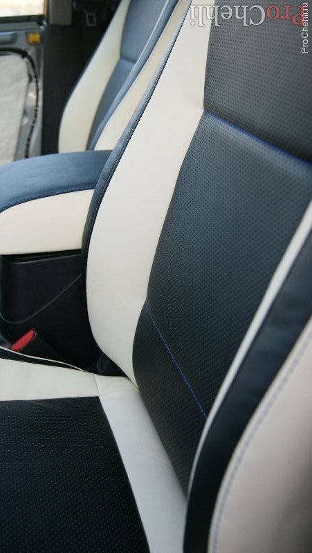 Топовые черно-белые авточехлы для Mitsubishi Pajero 2011 года №9
