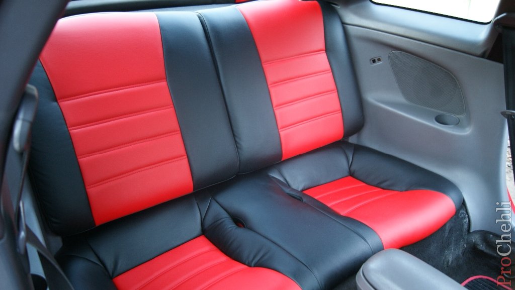 Красно-черные авточехлы для Toyota Сelika №7