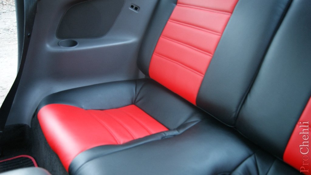 Красно-черные авточехлы для Toyota Сelika №10