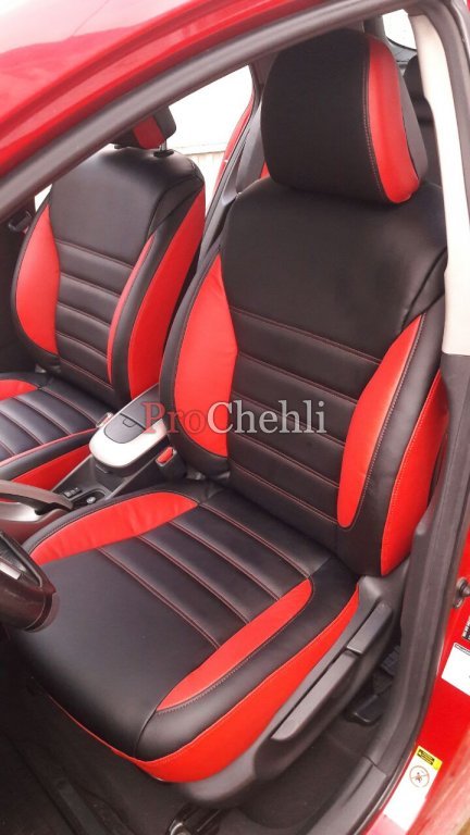 Чехлы для Toyota Auris из черной и красной экокожи №1
