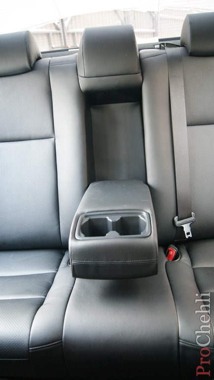 Черные авточехлы уровня перетяжки для Toyota Camry 7 №5