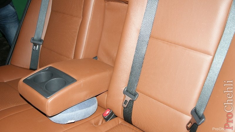 Коричневые авточехлы уровня перетяжки для Toyota Corolla №4