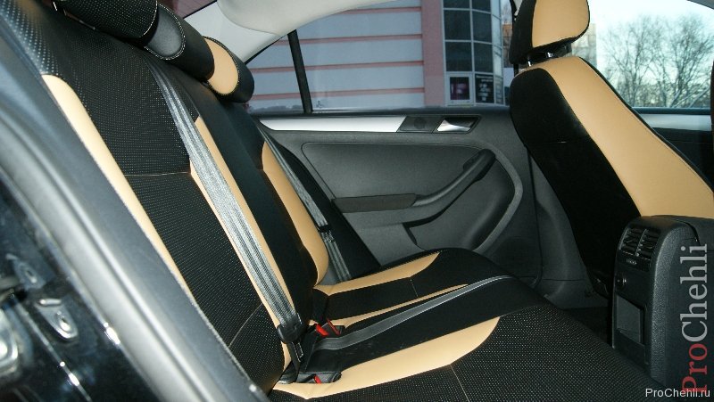 Черно-бежевые авточехлы для Volkswagen Jetta №11