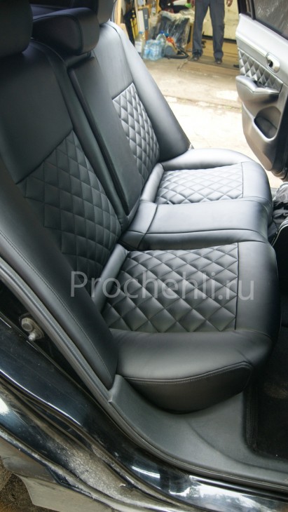 Каркасные чехлы для Honda Civic 8 4D из черной экокожи с отсрочко ромбиком №2
