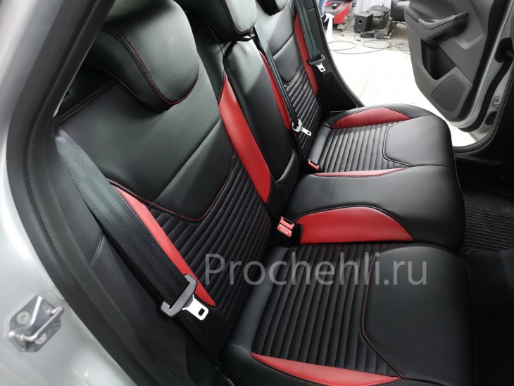 Каркасные авточехлы для Ford Focus 3 из черной и красной экокожи №4