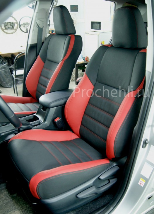 Каркасные чехлы на Toyota RAV 4 из черной и красной экокожи №1