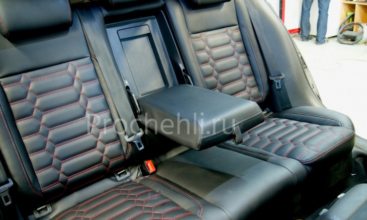 Каркасные чехлы на VW Golf 6 из черной экокожи №5