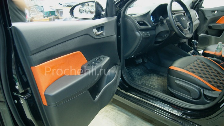 Каркасные авточехлы на Hyundai Solaris 2 из черной и оранжевой экокожи №7