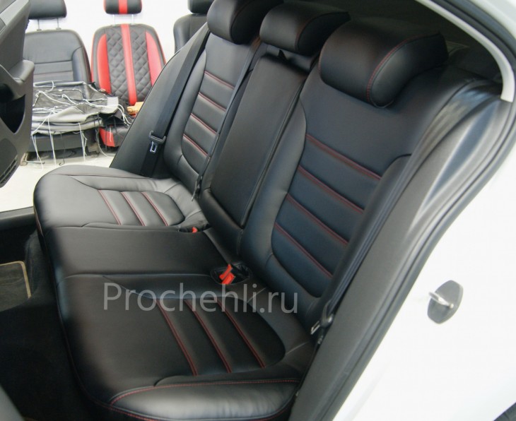 Каркасные чехлы на VW Jetta 6 из черной экокожи №1