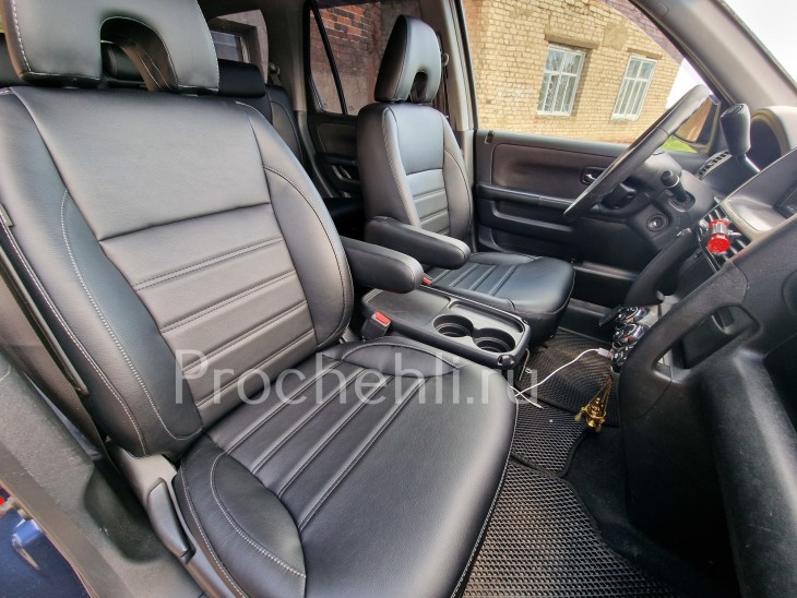 Чехлы для Honda CR-V 2 из черной экокожи №12