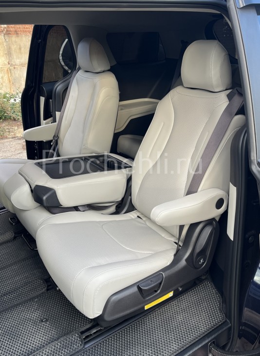 Чехлы для Kia Carnival 4 из бежевой экокожи №2