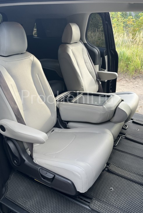 Чехлы для Kia Carnival 4 из бежевой экокожи №6