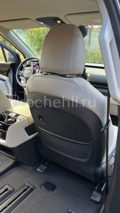 Чехлы для Kia Carnival 4 из бежевой экокожи №9