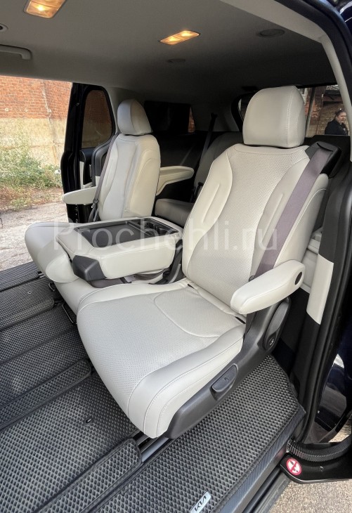 Чехлы для Kia Carnival 4 из бежевой экокожи №11