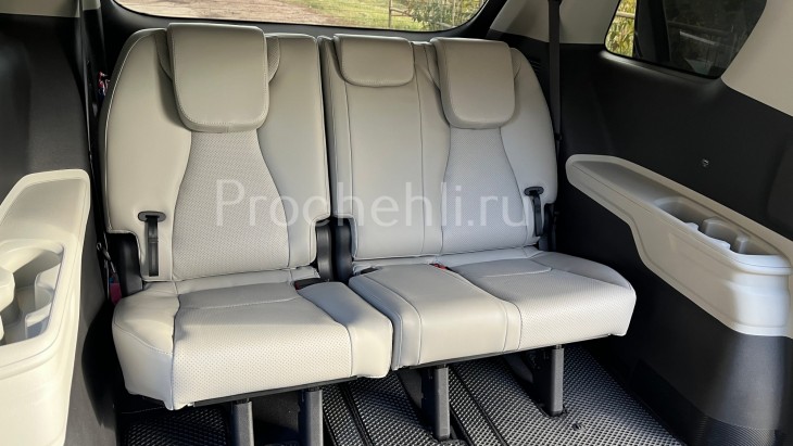 Чехлы для Kia Carnival 4 из бежевой экокожи №7