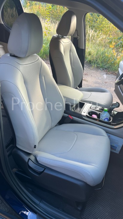 Чехлы для Kia Carnival 4 из бежевой экокожи №4