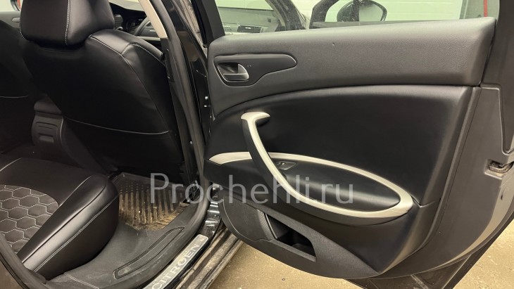 Вставки в карты дверей для Citroen C5 из черной экокожи 