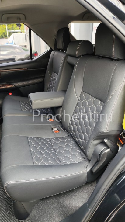 Каркасные чехлы для Toyota Fortuner 2 из экокожи Дакота №4